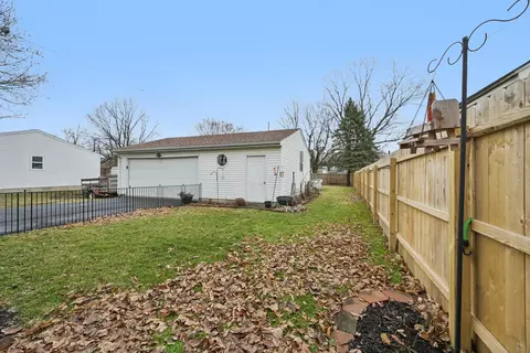 Exterior - 226 Larchmont Ave, Springfield, OH 45503 photo 9 of 13