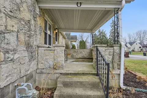 Exterior - 226 Larchmont Ave, Springfield, OH 45503 photo 2 of 13