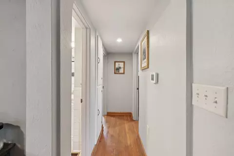 Entry Way - 226 Larchmont Ave, Springfield, OH 45503 photo 3 of 4