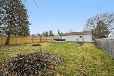 Exterior - 226 Larchmont Ave, Springfield, OH 45503 photo 11 of 13