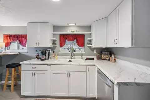 Kitchen - 226 Larchmont Ave, Springfield, OH 45503 photo 1 of 3
