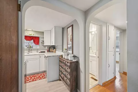 Entry Way - 226 Larchmont Ave, Springfield, OH 45503 photo 1 of 4