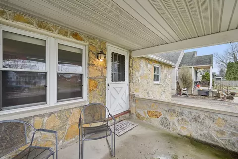 Exterior - 226 Larchmont Ave, Springfield, OH 45503 photo 3 of 13