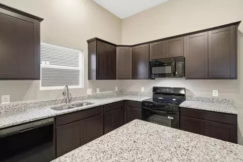 Kitchen - 4016 Chakeres Ave, Springfield, OH 45505 photo 4 of 5