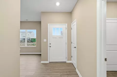 Entry Way - 4016 Chakeres Ave, Springfield, OH 45505 photo 1 of 9