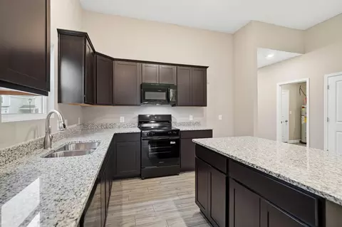 Kitchen - 4016 Chakeres Ave, Springfield, OH 45505 photo 2 of 5