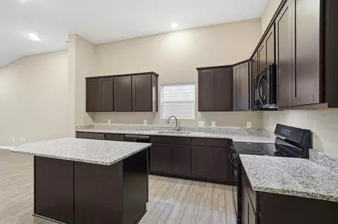 Kitchen - 4016 Chakeres Ave, Springfield, OH 45505 photo 3 of 5