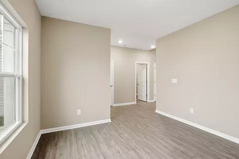 Entry Way - 4016 Chakeres Ave, Springfield, OH 45505 photo 3 of 9