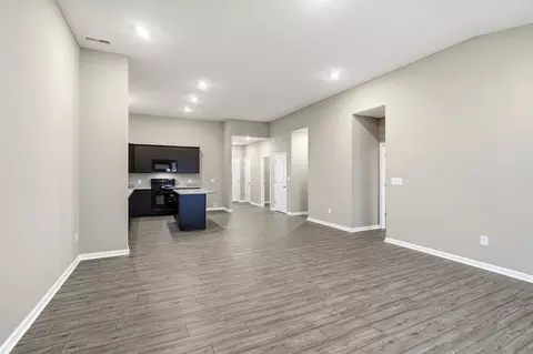 Living - 4016 Chakeres Ave, Springfield, OH 45505 photo 3 of 4