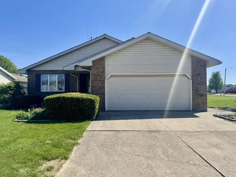 1883 Shawnee Dr, Sidney, OH 45365