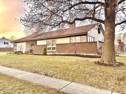 195 Carlos Ln, Lima, OH 45804