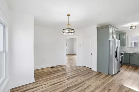 Entry Way - 273 S Clairmont Ave, Springfield, OH 45505 photo 1 of 1