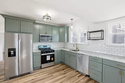 Kitchen - 273 S Clairmont Ave, Springfield, OH 45505 photo 1 of 3