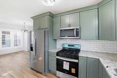 Kitchen - 273 S Clairmont Ave, Springfield, OH 45505 photo 2 of 3