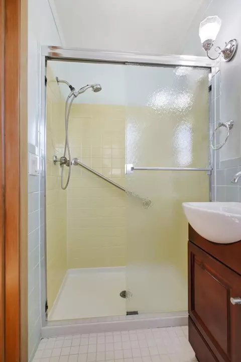 Bath - 2746 Northbourne Dr, Springfield, OH 45506 photo 3 of 5