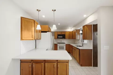 Kitchen - 2746 Northbourne Dr, Springfield, OH 45506 photo 1 of 7