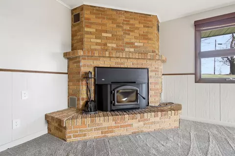 Living - 2746 Northbourne Dr, Springfield, OH 45506 photo 8 of 9