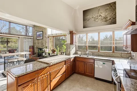 Kitchen - 709 W Home Rd, Springfield, OH 45504 photo 3 of 5