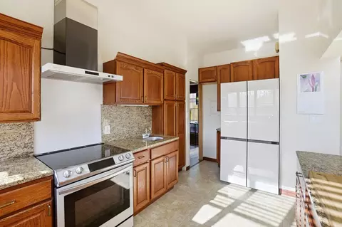 Kitchen - 709 W Home Rd, Springfield, OH 45504 photo 4 of 5