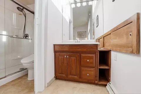 Bath - 709 W Home Rd, Springfield, OH 45504 photo 1 of 3