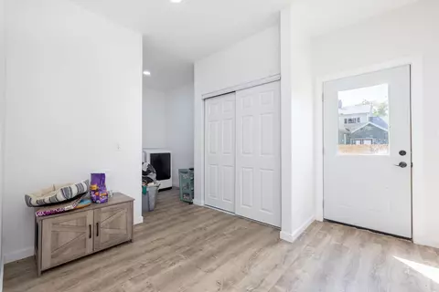 Entry Way - 107 N Boggs St, De Graff, OH 43318 photo 4 of 6