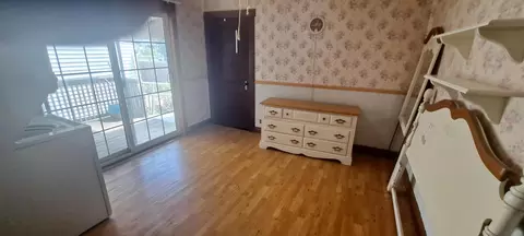 Bedroom - 1009 Elm St, Springfield, OH 45503 photo 2 of 2