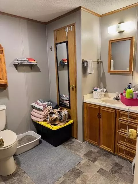 Bath - 102 Beech Ave, Celina, OH 45822 photo 1 of 2