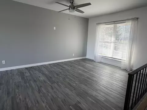Living - 2948 Hyannis Dr, Springfield, OH 45503 photo 3 of 4