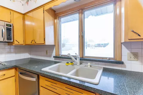 Kitchen - 308 E Lyndhurst St, Sidney, OH 45365 photo 6 of 7