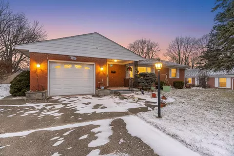 308 E Lyndhurst St, Sidney, OH 45365
