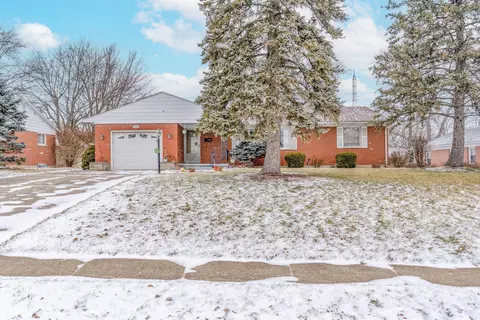 Exterior - 308 E Lyndhurst St, Sidney, OH 45365 photo 5 of 9