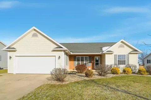 32 Kyle Dr, Wapakoneta, OH 45895