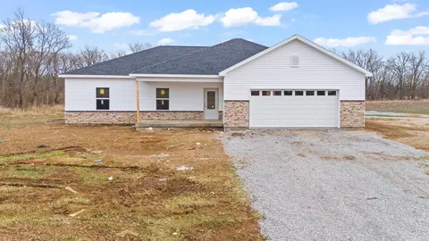 10909 Lock Ln, Piqua, OH 45356