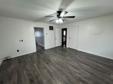 Living - 545 W Wayne St, Celina, OH 45822 photo 2 of 5
