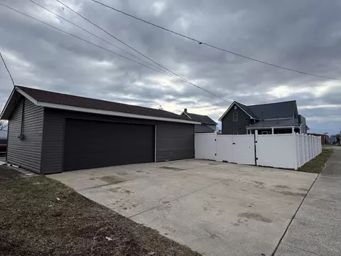 Exterior - 545 W Wayne St, Celina, OH 45822 photo 3 of 3