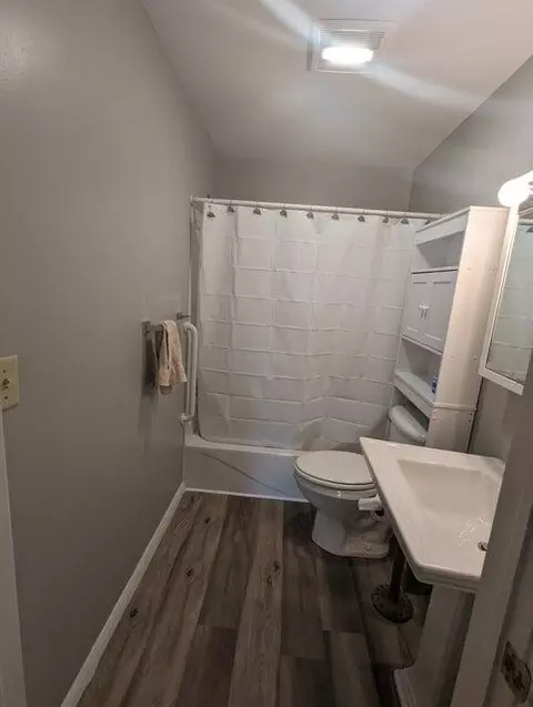 Bath - 317 E Bennett St, Sidney, OH 45365 photo 2 of 2