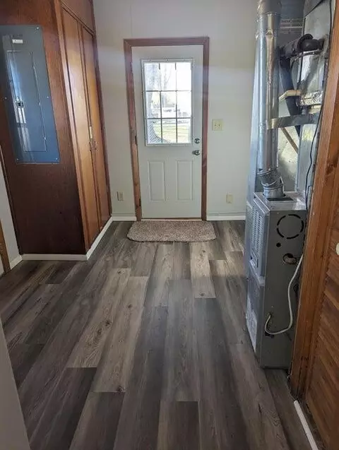 Entry Way - 317 E Bennett St, Sidney, OH 45365 photo 1 of 3