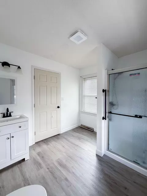 Bath - 820 W 1st St, Springfield, OH 45504 photo 1 of 5