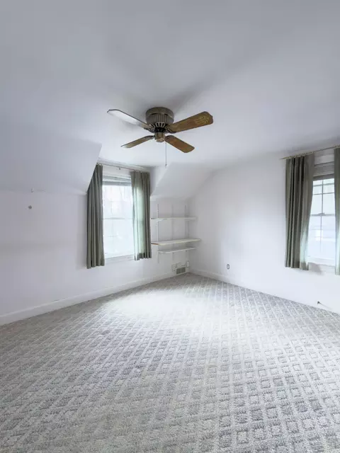 Bedroom - 820 W 1st St, Springfield, OH 45504 photo 3 of 4