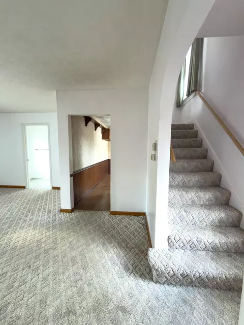 Entry Way - 820 W 1st St, Springfield, OH 45504 photo 1 of 2