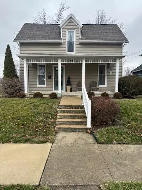 506 W Pearl St, Wapakoneta, OH 45895