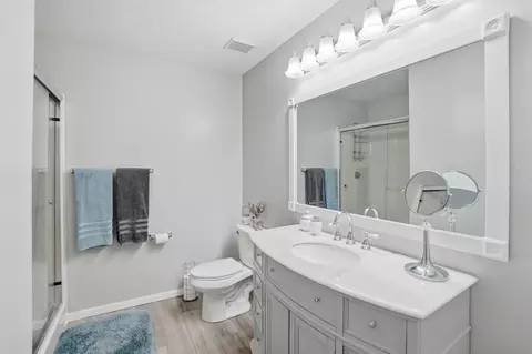 Bath - 3969 Covington Dr, Springfield, OH 45503 photo 1 of 3