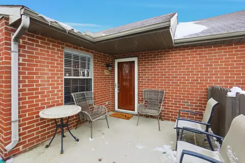 Exterior - 3969 Covington Dr, Springfield, OH 45503 photo 2 of 2