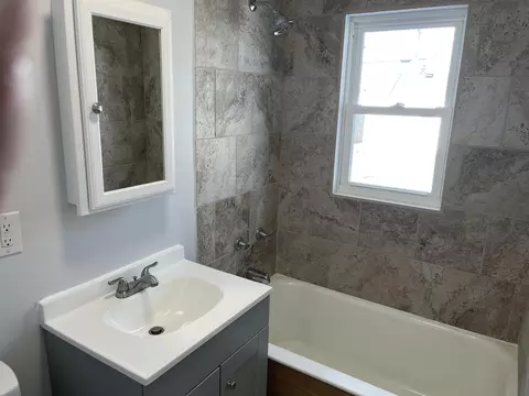 Bath - 2124 Woodside Ave, Springfield, OH 45503 photo 1 of 2