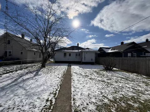 Exterior - 2124 Woodside Ave, Springfield, OH 45503 photo 5 of 9