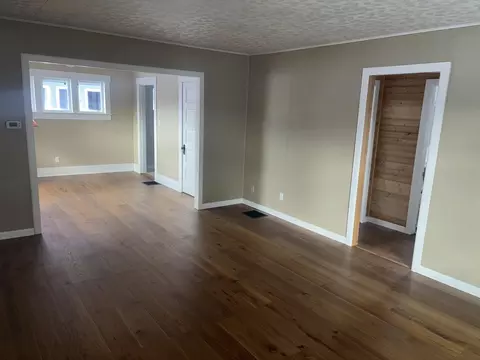 Living - 2124 Woodside Ave, Springfield, OH 45503 photo 1 of 3
