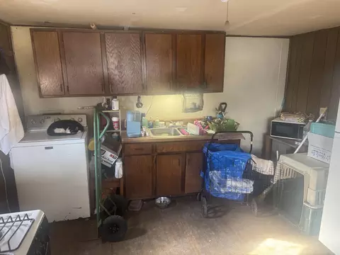 Kitchen - 533 Highview Ave, Springfield, OH 45505 photo 1 of 2