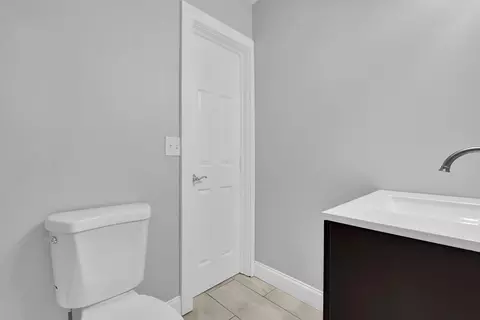 Bath - 311 N Shaffer St, Springfield, OH 45504 photo 3 of 4