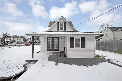 Exterior - 311 N Shaffer St, Springfield, OH 45504 photo 5 of 8