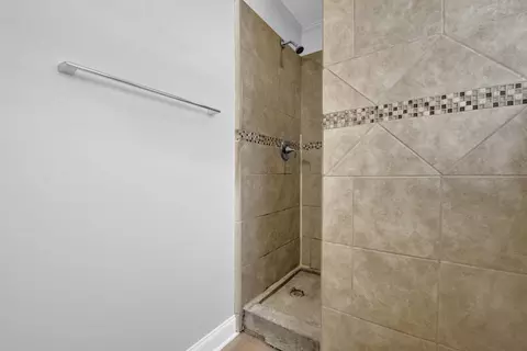 Bath - 311 N Shaffer St, Springfield, OH 45504 photo 2 of 4